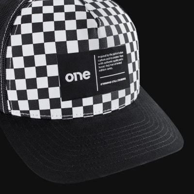 Шапка с козирка Trucker ONE - 03