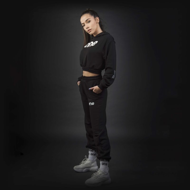 Дамски спортен екип Black Classics - 03