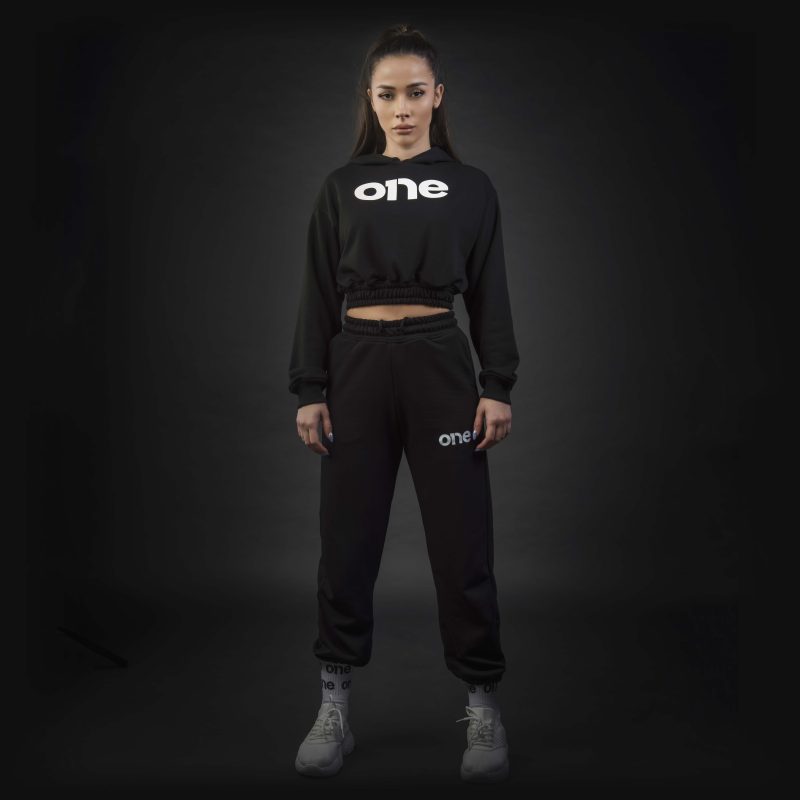 Дамски спортен екип Black Classics - 02