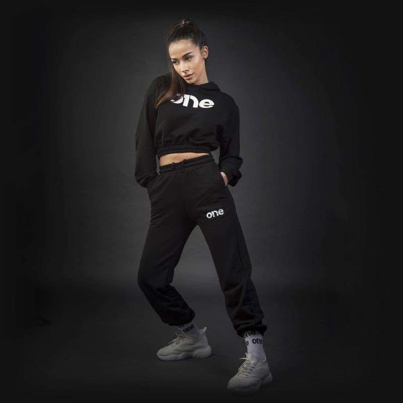 Дамски спортен екип Black Classics - 04