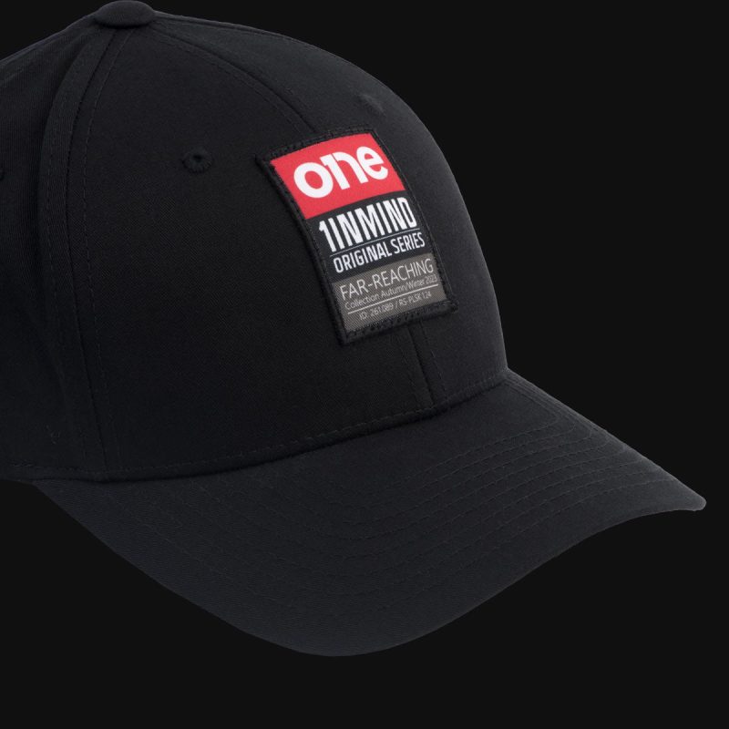 Шапка с Kозирка Red One - 04