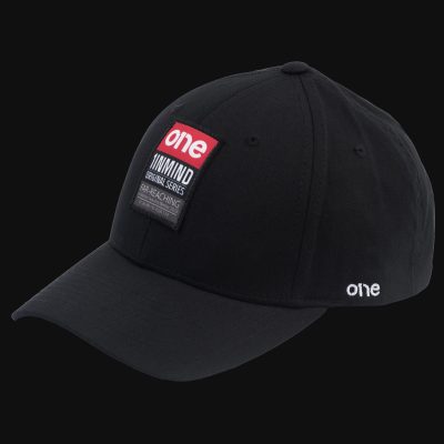 Шапка с Kозирка Red One